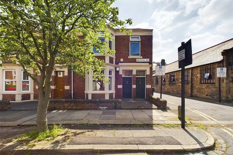 2 bedroom flat to rent, Greystoke Avenue, Sandyford, Newcastle Upon Tyne