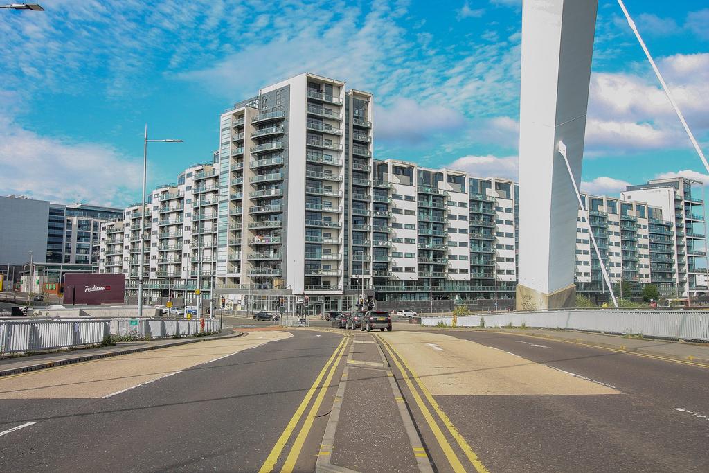 Lancefield Quay, Glasgow G3 2 bed apartment to rent £1,900 pcm (£438 pw)