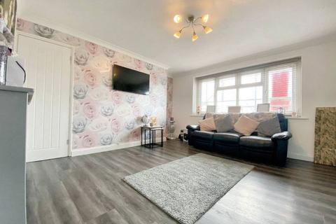 2 bedroom flat for sale, Leabank Road, West Midlands, Dudley, West Midlands, DY2 0BB