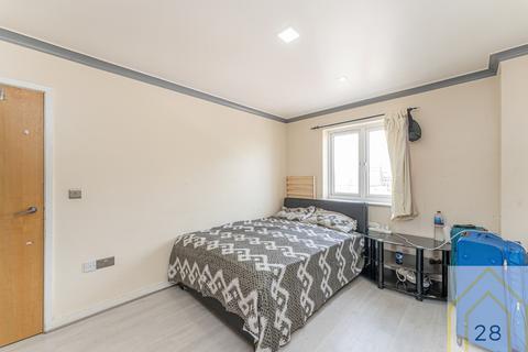 2 bedroom apartment for sale, The Metro 50-56, Romford RM1
