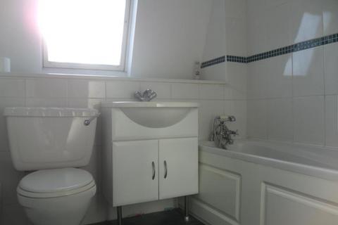 3 bedroom terraced house to rent, Howland, Peterborough PE2
