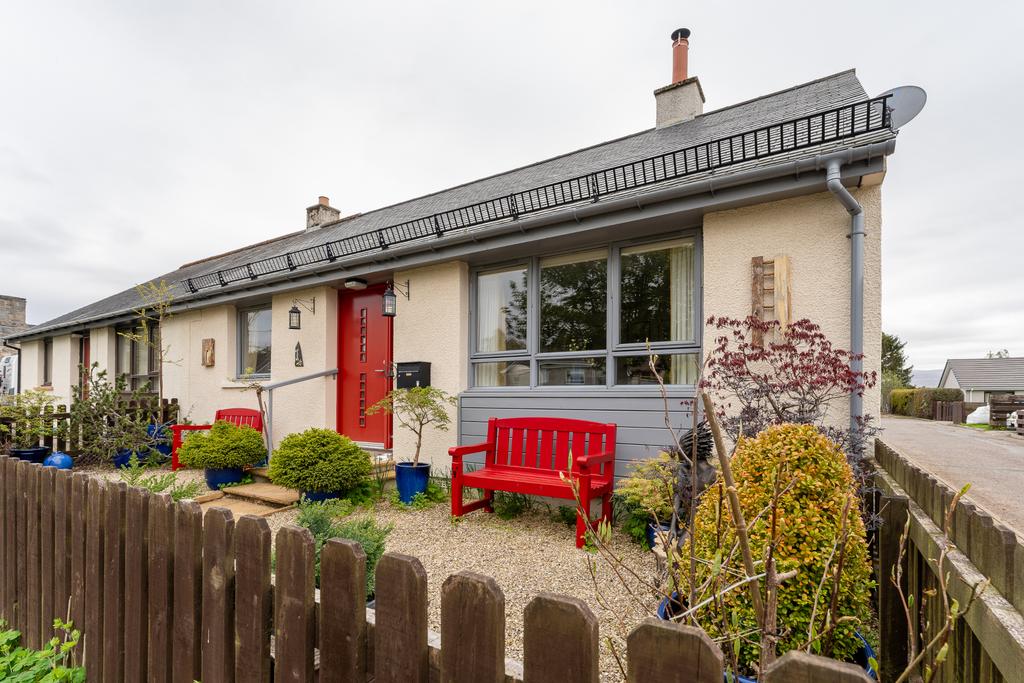 Grant Court, GrantownonSpey PH26 2 bed semidetached house for sale