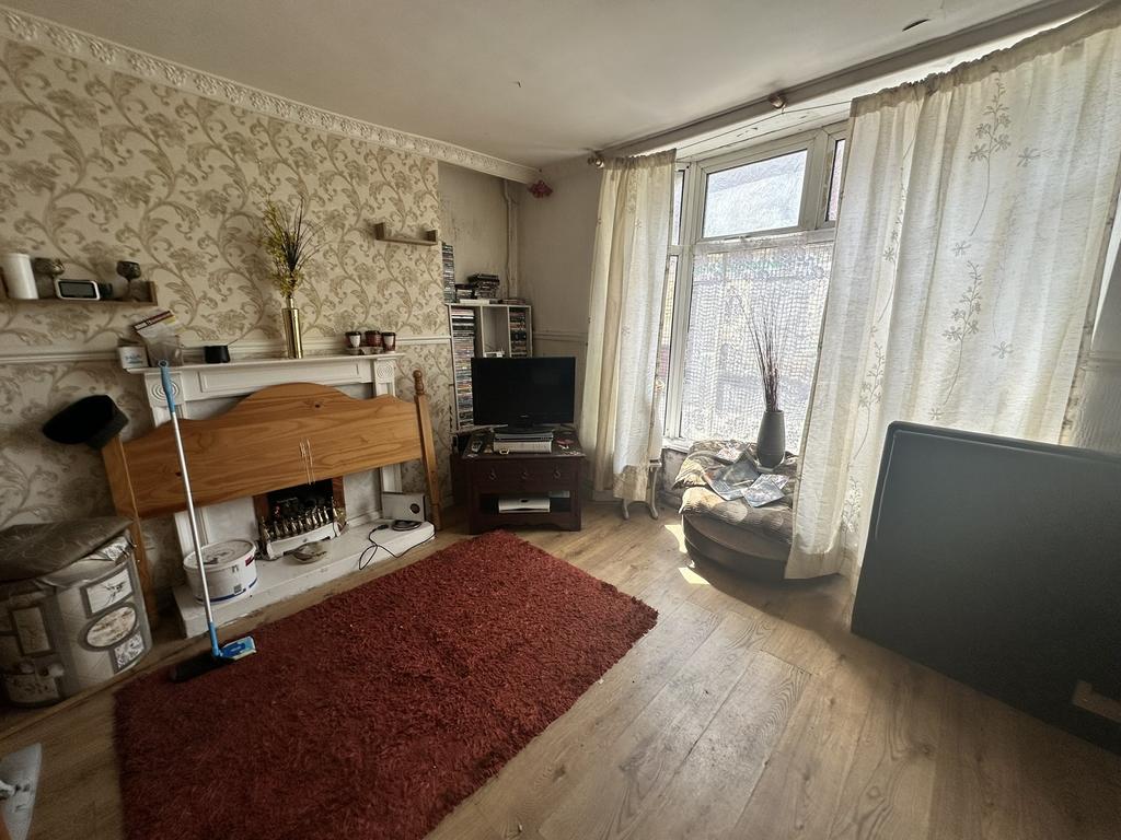 Ystrad Road, Pentre, Rhondda Cynon... 2 bed detached house for sale £59,995