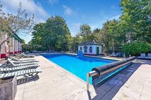 122 Ealing Village, London, W5 2EB