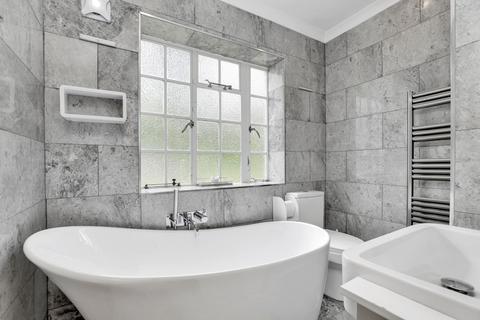 122 Ealing Village, London, W5 2EB