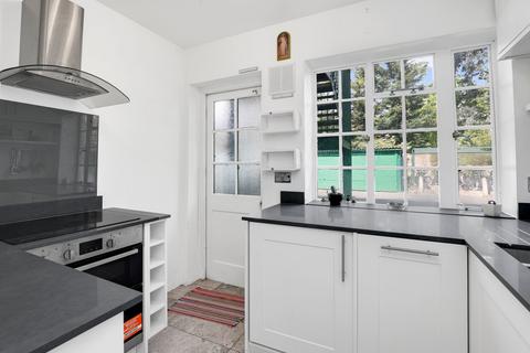 122 Ealing Village, London, W5 2EB