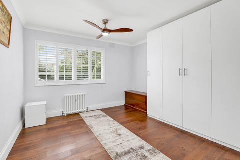 122 Ealing Village, London, W5 2EB