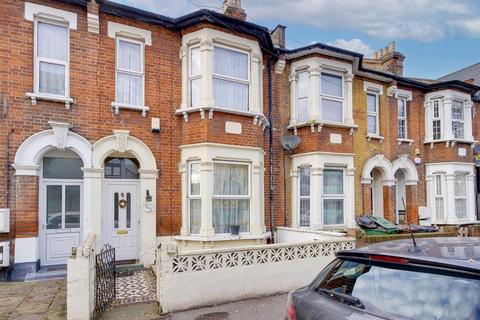 4 bedroom terraced house for sale, Wood Street, London E17