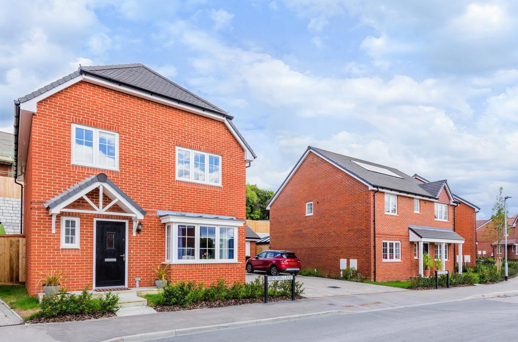 Alton, Hampshire GU34 4 bed detached house to rent £2,250 pcm (£519 pw)