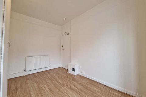 undefined, Luton, LU2