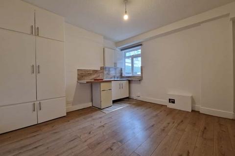 undefined, Luton, LU2