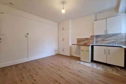 undefined, Luton, LU2