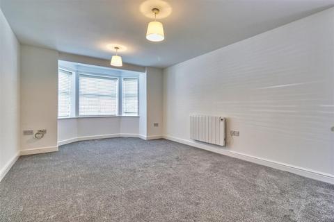 2 bedroom flat to rent, Manor Fold, New Road Side, Horsforth, Leeds, LS18