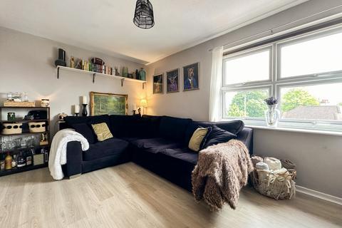 1 bedroom flat for sale, Cypress Court, Grange Road, Gillingham, Kent, ME7