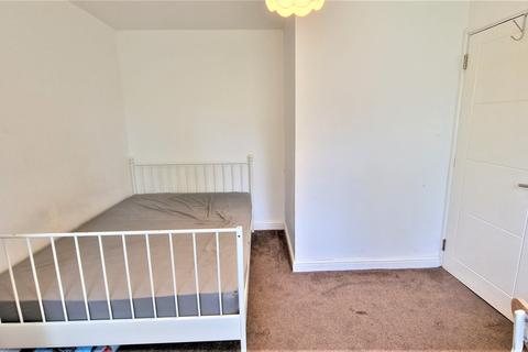 1 bedroom in a house share to rent, Luton, LU2