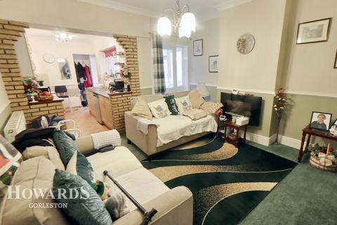 4 bedroom end of terrace house for sale, Gordon Road, Great Yarmouth