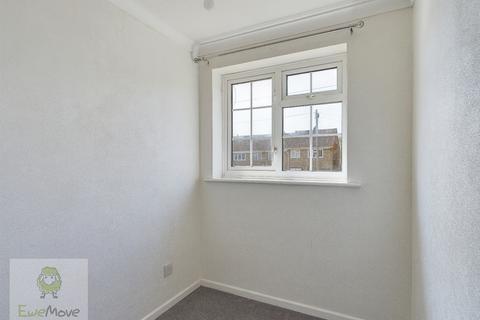 2 Chester Close, Rochester, ME2 2QX