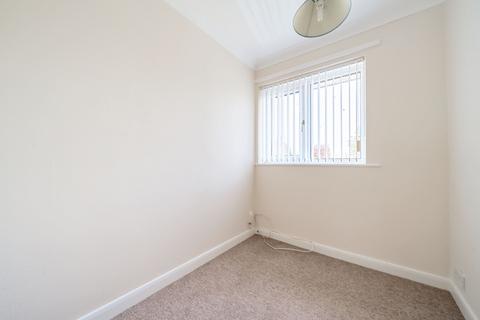 19 Arnold Avenue, Gonerby Hill Foot, Grantham, NG31 8HN