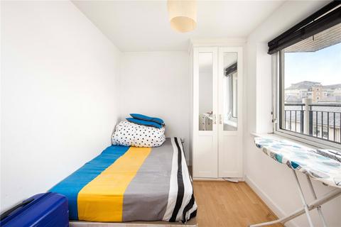 2 bedroom flat to rent, Sail Court, 15 Newport Avenue, London, E14