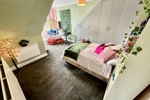 4 bedroom flat for sale, 4 (Flat 1/2) Milton Road, Kilbirnie