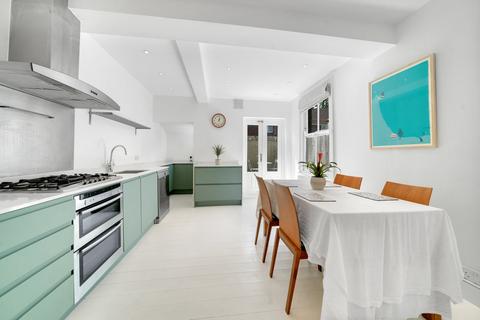 18 Ambergate Street, London, SE17 3RX
