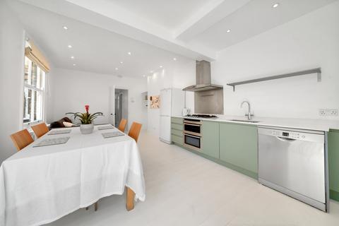 18 Ambergate Street, London, SE17 3RX