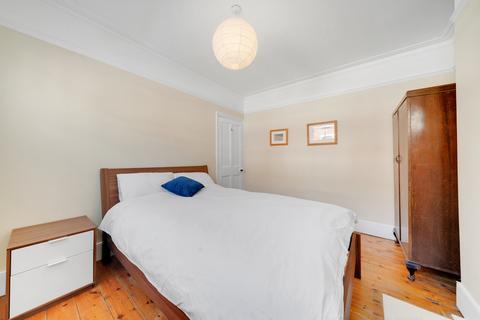 18 Ambergate Street, London, SE17 3RX