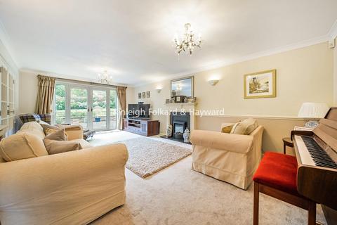 5 bedroom detached house for sale, Pickwick Way, Chislehurst