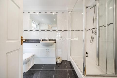 18 Pickwick Way, Chislehurst, BR7 6RZ