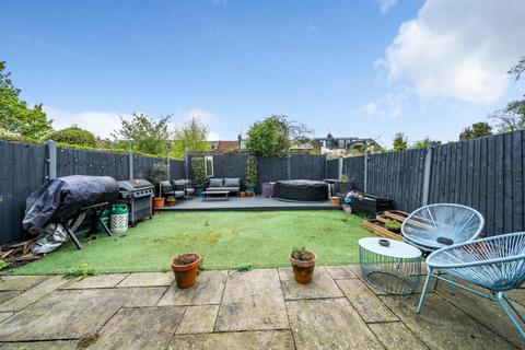 2 bedroom flat for sale, The Avenue, Hornsey
