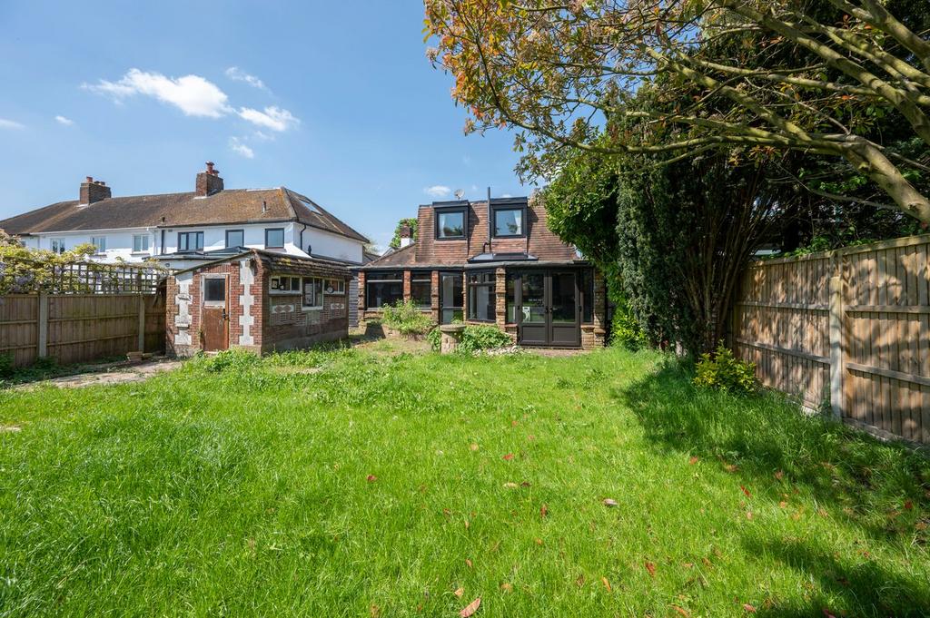 Florence Road, WaltononThames, KT12 4 bed detached house for sale £