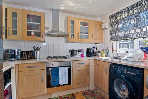 3 bedroom semi-detached house for sale, Howards Road, Plaistow, London, E13