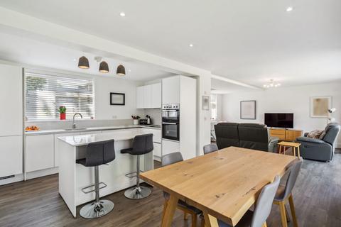 5 Dupre Crescent, Wilton Park, Beaconsfield, HP9 2RW