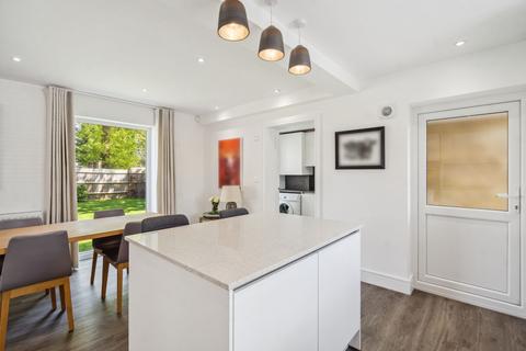 5 Dupre Crescent, Wilton Park, Beaconsfield, HP9 2RW