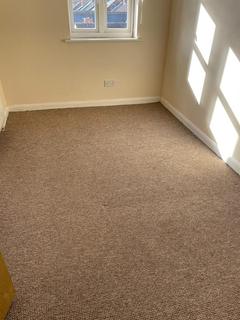 2 bedroom flat to rent, Westleigh Close, Northampton NN1