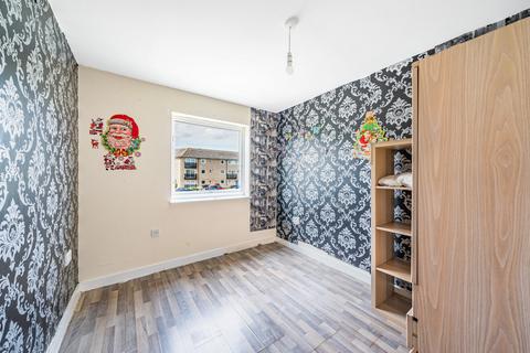 34 Miles Drive, London, SE28 0JA