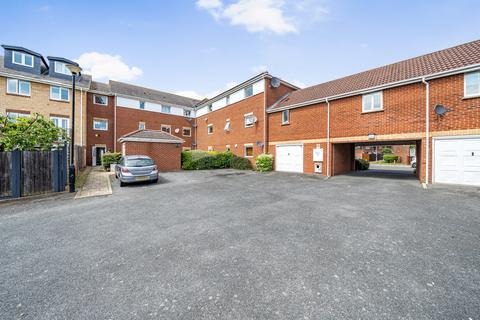 34 Miles Drive, London, SE28 0JA