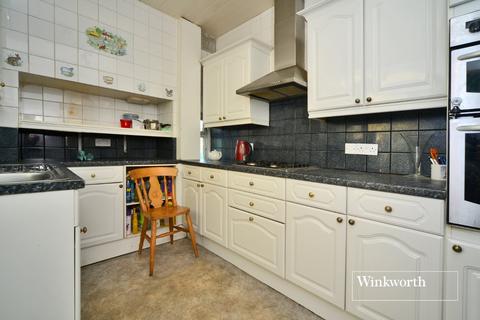 17 Hill Crescent, Worcester Park, KT4 8NB