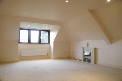 2 bedroom flat to rent, 10 Paveley House, Fishbourne Road East, Chichester, PO19