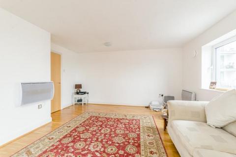 1 bedroom flat for sale, 138 Holland Gardens, Brentford, London, TW8 0AZ