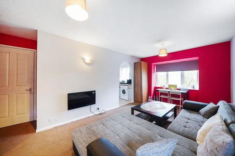 1 bedroom flat for sale, Kingfisher Way, London, NW10