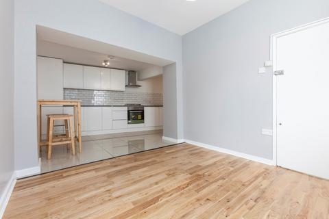 2 bedroom flat to rent, Annandale Road Greenwich SE10