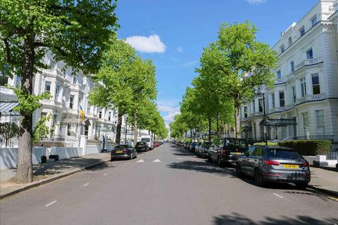 2 bedroom flat to rent, Holland Park, London, Royal Borough of Kensington and Chelsea, W11