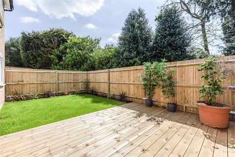 15 Beech Grove, Addlestone, KT15 1QQ
