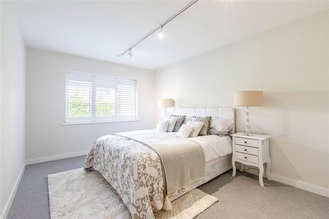 15 Beech Grove, Addlestone, KT15 1QQ