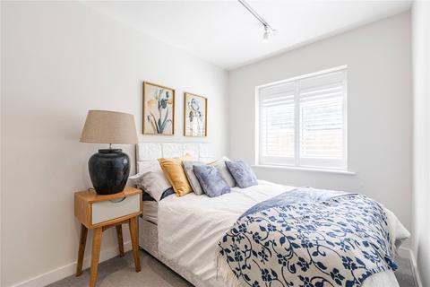 15 Beech Grove, Addlestone, KT15 1QQ