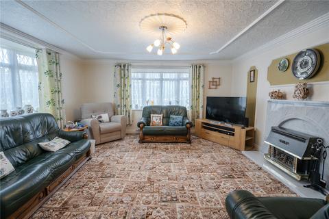3 bedroom bungalow for sale, Heron Way, Holton-le-Clay, Grimsby, Lincolnshire, DN36