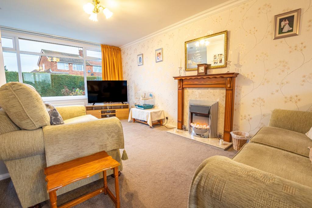 Dorton Avenue, Gainsborough... 4 bed house for sale £180,000