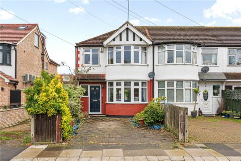 3 bedroom end of terrace house for sale, Barmouth Avenue, Perivale, Greenford