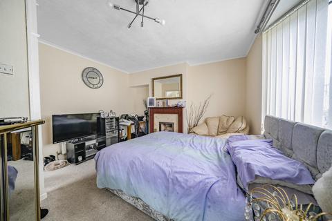 31 Ravensworth Road, London, SE9 4LT